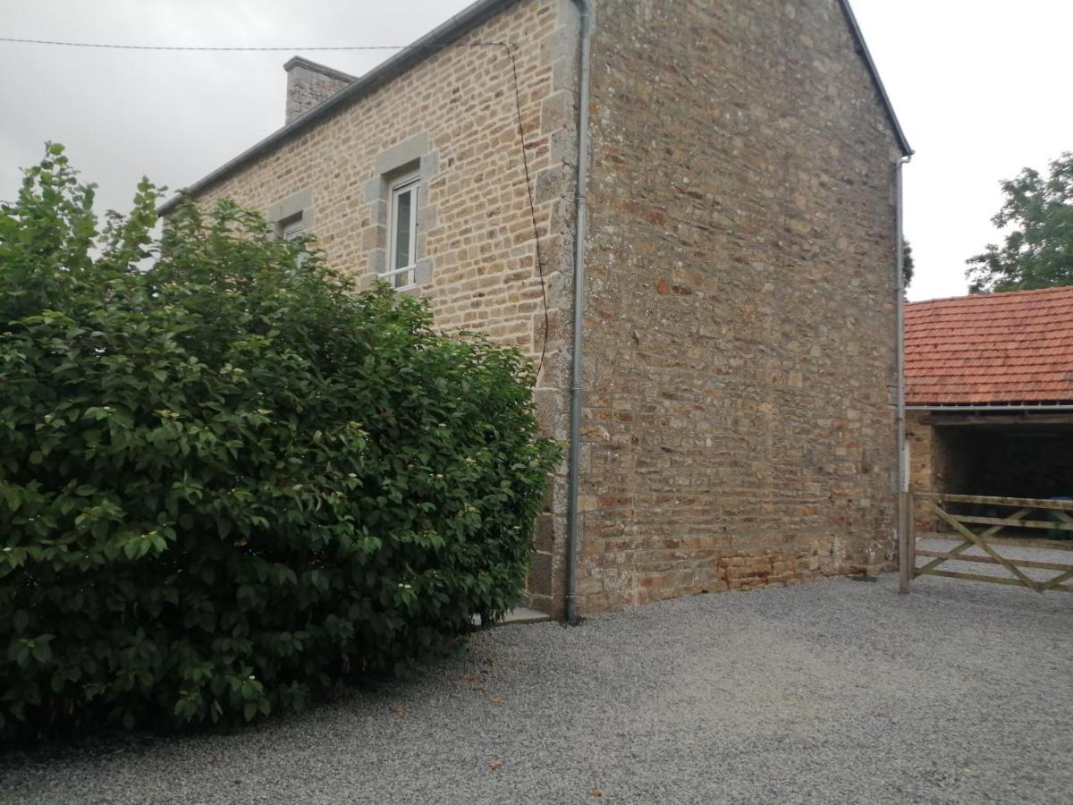Maison Jullouville Au Calme Exterior photo